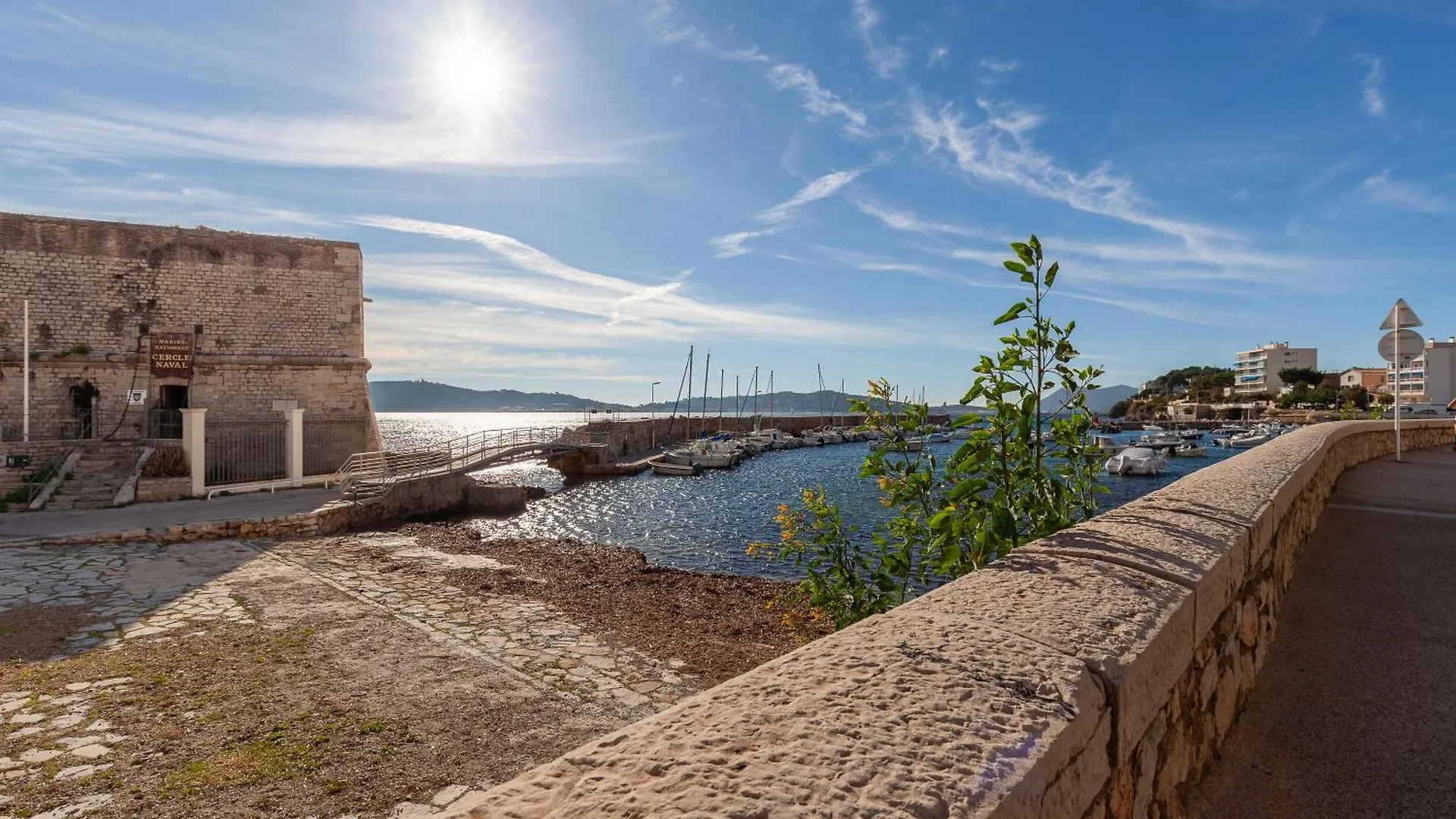 Studio Tout Confort 2Min Des Plages Toulon Apartment